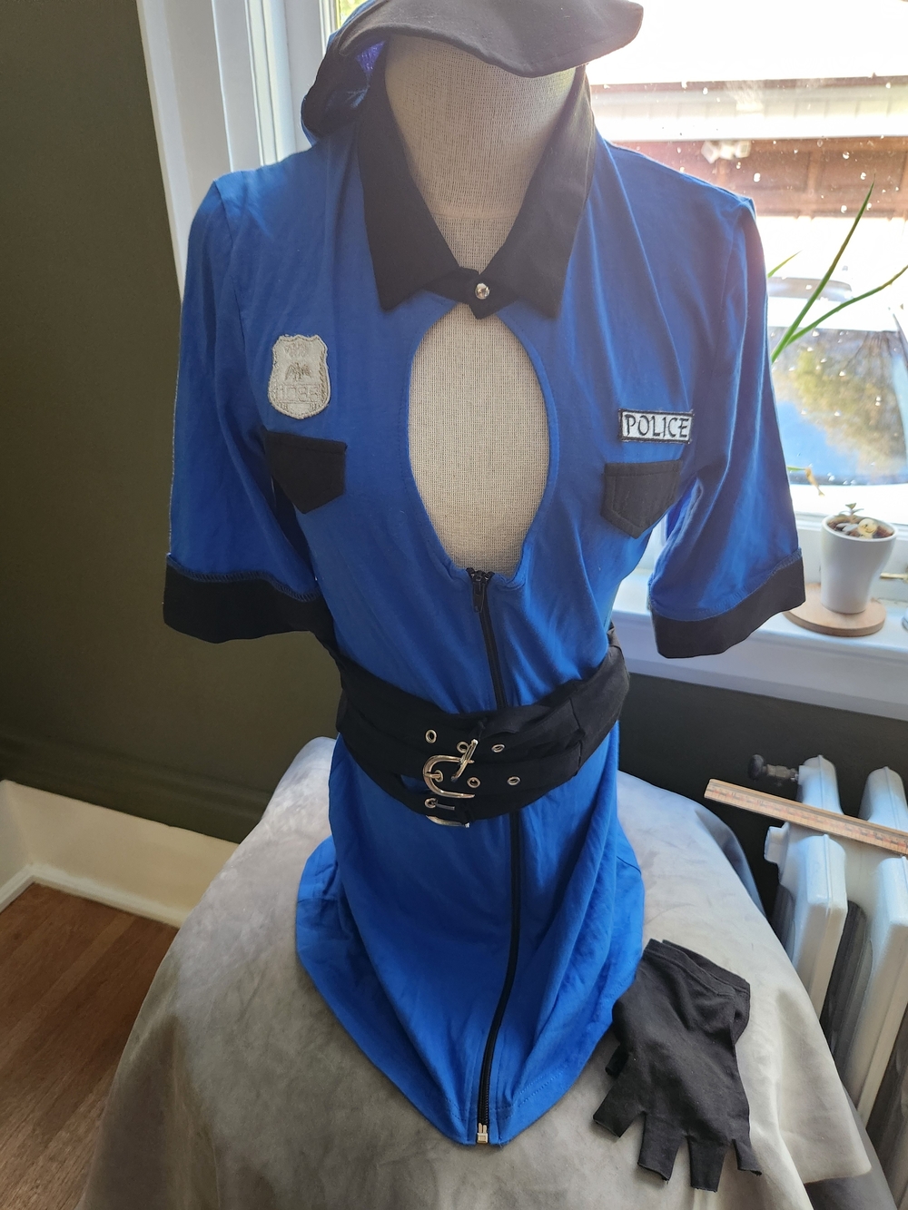 4 piece - Sexy Police Officer Costume - Black and Blue - Size Medium